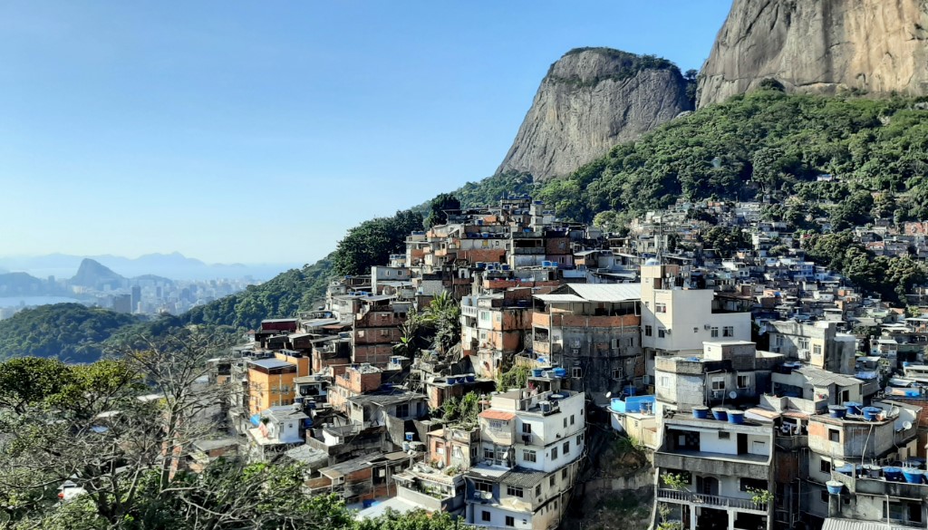 Op bezoek in de favela van Rio de Janeiro
